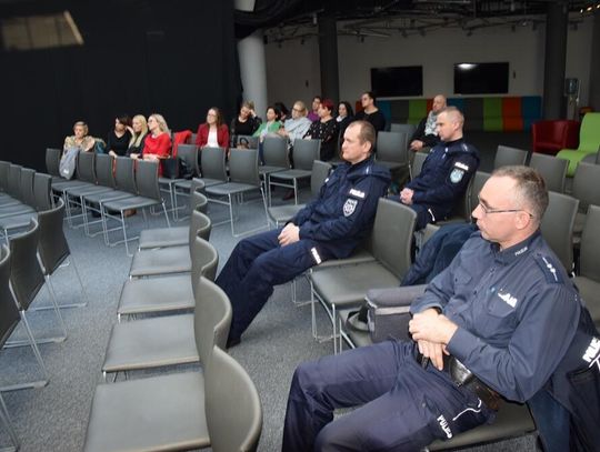 LEGIONOWO. Spotkanie dzielnicowych z kuratorami