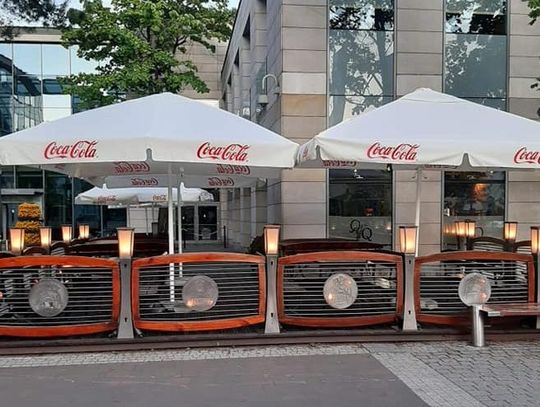 LEGIONOWO. Środkowy palec obostrzeniom - legionowscy restauratorzy mówią DOŚĆ
