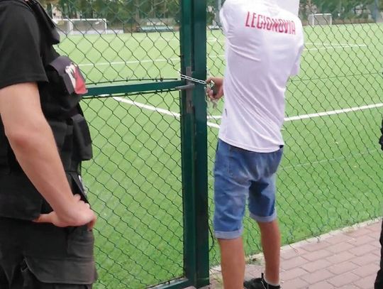 LEGIONOWO. Stadion zamknięty na kłódkę