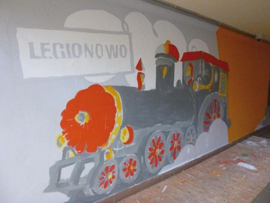 LEGIONOWO. Stoi na stacji lokomotywa...