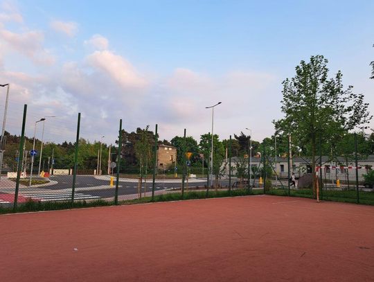LEGIONOWO. Tunel gotowy - zabezpieczeń brak
