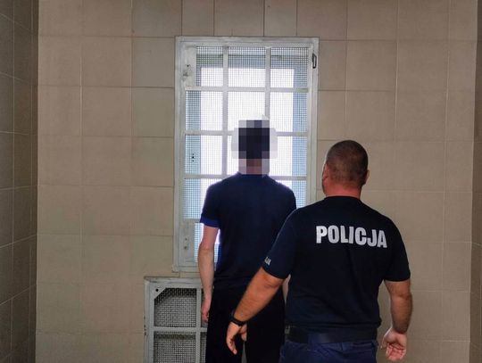 LEGIONOWO. Uderzył ją pięścią w twarz i ukradł telefon