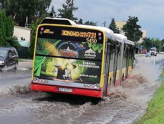 LEGIONOWO. Ulice zabetonowanego miasta zamieniają się w rzeki