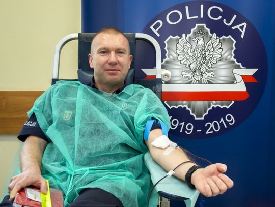 LEGIONOWO/WARSZAWA.  Policjanci oddali krew