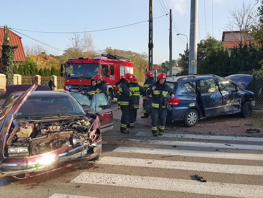 LEGIONOWO. Wypadek na Batorego, kierowca w szpitalu