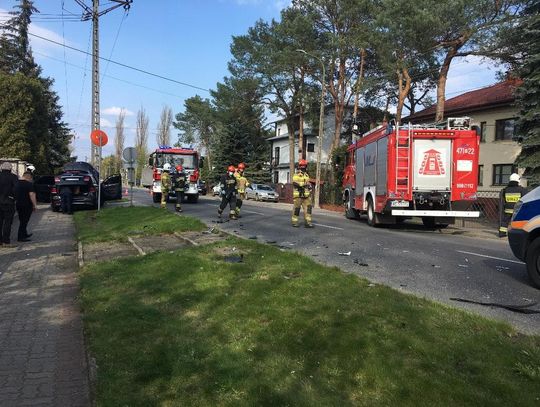 LEGIONOWO. Wypadek na Kwiatowej, dwie osoby zabrane do szpitala
