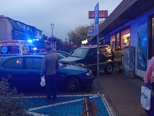 LEGIONOWO. Wypadek na ul. Piłsudskiego: Samochód najechał na kobietę z dziecięcym wózkiem