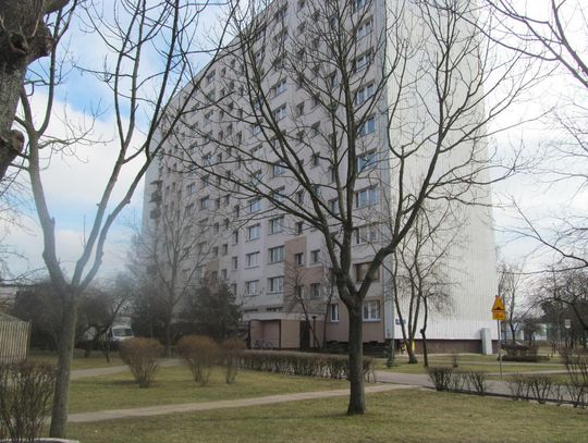 LEGIONOWO. Wypadła z 6 piętra i przeżyła!