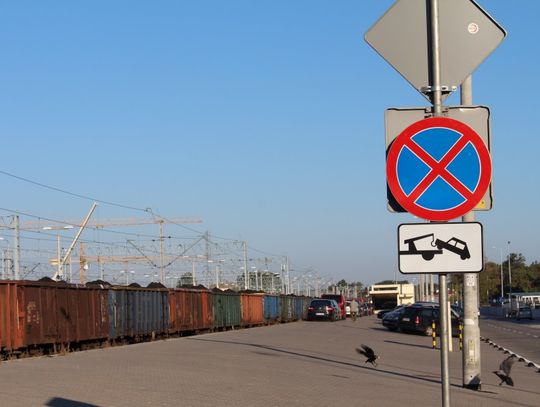 LEGIONOWO. Zakaz parkowania na rampie PKP
