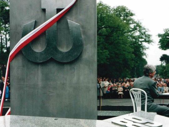 LEGIONOWO. Zapomniana historia – Odsłonić pomnik…
