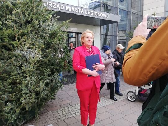 LEGIONOWO. Zawiadomiła o nieprawidłowościach – następnego dnia została wyrzucona z pracy. Ewa Milner - Kochańska zwolniona z ratusza.