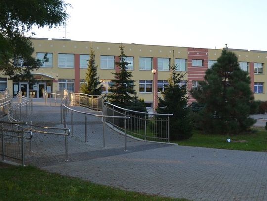 LEGIONOWO. Zawieszone zajęcia w Szkole Podstawowej nr 8
