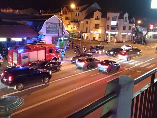 LEGIONOWO. Zderzenie dwóch aut w Centrum [GALERIA]