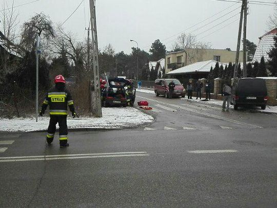 LEGIONOWO. Zderzenie osobówki z busem