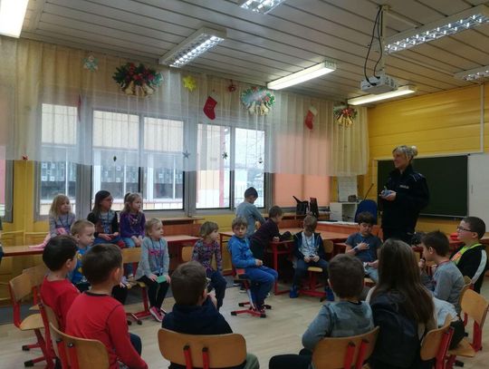 LEGIONOWSKI. Bezpieczeństwo w trakcie ferii - wspólne działania Sanepidu i policji