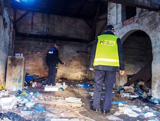LEGIONOWSKI. Kontrolują pustostany w poszukiwaniu bezdomnych