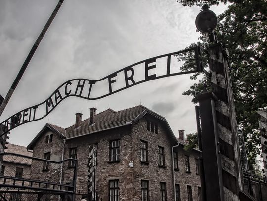 LEGIONOWSKI. Obawiają się zamachu w zw. z 75. rocznicą wyzwolenia Auschwitz-Birkenau? Wprowadzono I i II stopnień alarmowy
