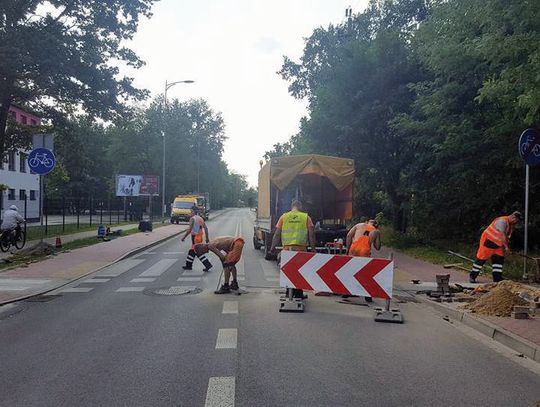 LEGIONOWSKI. Ruszyła budowa aktywnych przejść dla pieszych