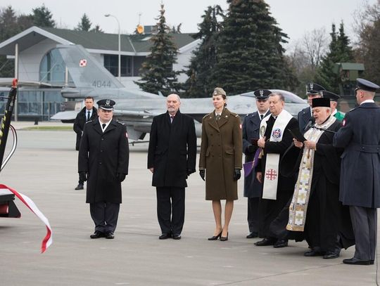 LEGIONOWSKI. St. szer. Oktawia Nowacka matką chrzestną samolotu VIP Boeing B737 [GALERIA]