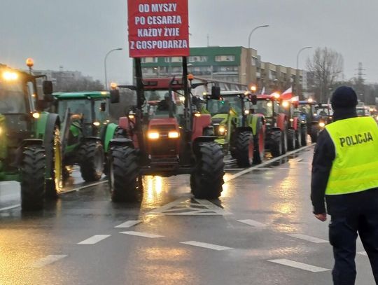 LEGIONOWSKI. W nocy z poniedziałku na wtorek (27 lutego) rolnicy zablokują ronda w Zegrzu oraz w Dębe