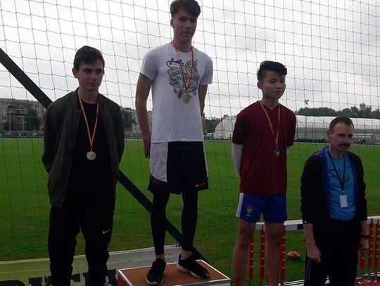 LEKKOATLETYKA. Sypnęło medalami - Zawody w Piasecznie