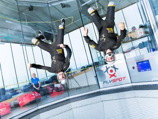 Loty w tunelu aerodynamicznym w Warszawie – doskonały prezent na Walentynki!