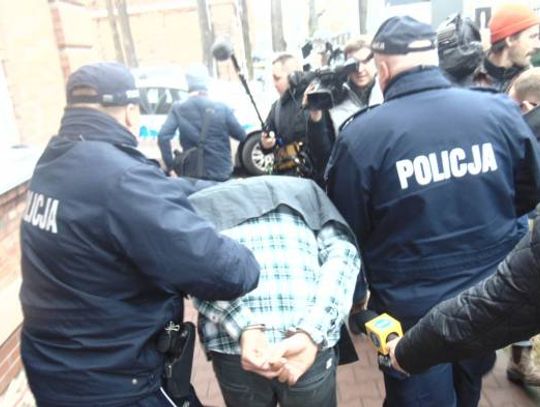 MODLIN-CHOTOMÓW. Mieszkaniec z Chotomowa sprawcą alarmu bombowego