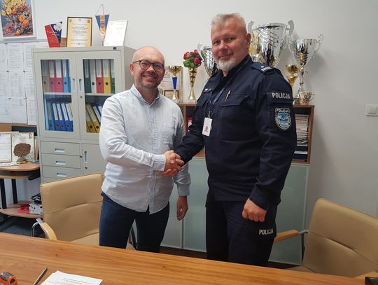 Mundur zamiast zwykłej klasy