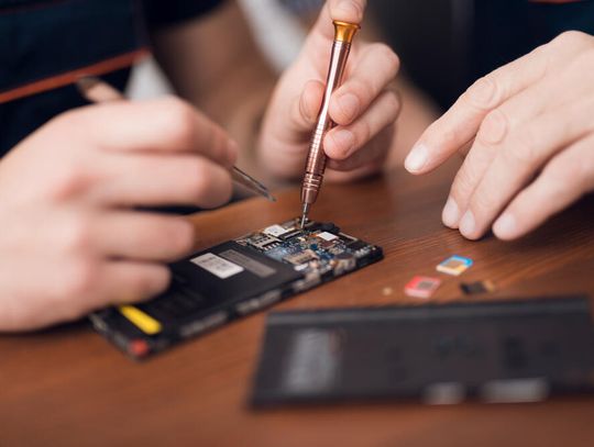 Naprawa Telefonów Komórkowych: Ratujemy Twoje Życie Cyfrowe!