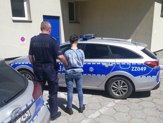 NIEPORĘT. Miała półtora promila, prowadziła samochód i miała narkotyki