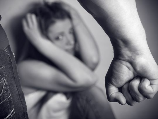 NIEPORĘT. Nakaz opuszczenia mieszkania i zakaz zbliżania - 35-latek objęty ustawą antyprzemocową