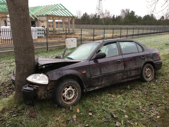 NIEPORĘT. Pasażerka szarpnęła za kierownicę. Jedna osoba trafiła do szpitala