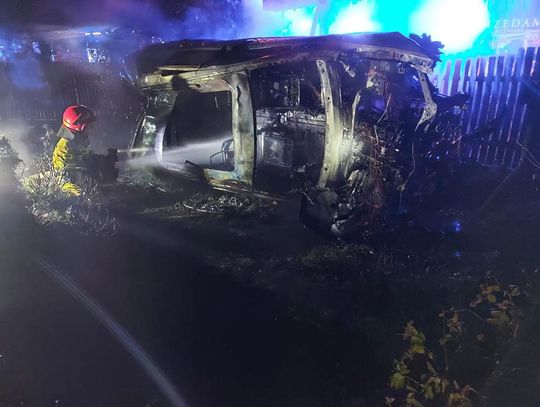 NIEPORĘT. Pościg za złodziejem samochodu zakończony na ogrodzeniu posesji w Rembelszczyźnie