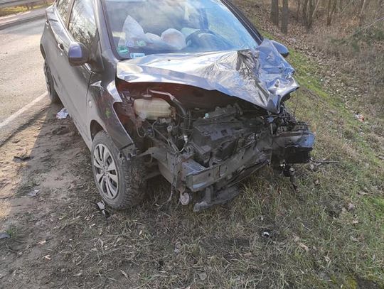 NIEPORĘT. Wypadek w Stanisławowie. Dwie osoby trafiły do szpitala