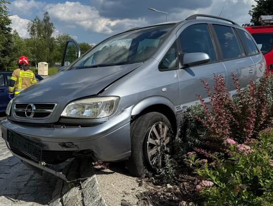 Pijany wjechał na środek ronda. Zatrzymany przez świadka, usłyszał zarzuty