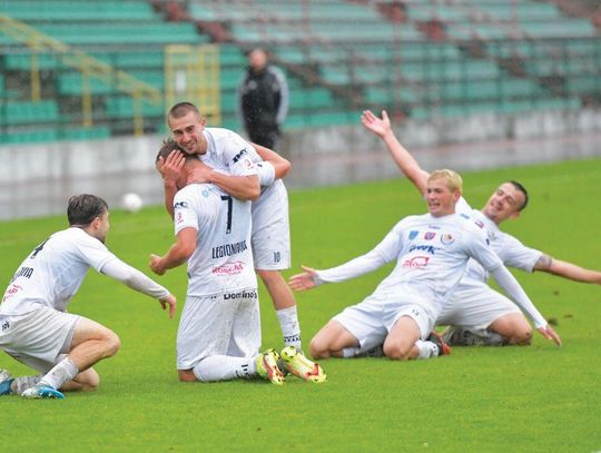 PIŁKA NOŻNA. Deszczowe zwycięstwo. Legionovia – Pilica Białobrzegi 3-1(1-0)