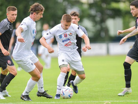 PIŁKA NOŻNA. Jak wyjazd – to zwycięstwo. Błonianka Błonie – Legionovia 1-2 (0-0)