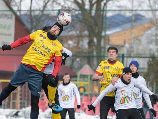 PIŁKA NOŻNA. Kolejne sparingi