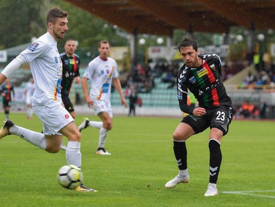 PIŁKA NOŻNA. Kornery, remis i kartki - Pelikan Łowicz – Legionovia 3-3(2-2)