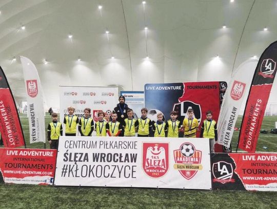 PIŁKA NOŻNA. Łajski we Wrocławiu. Nasi z najlepszymi 