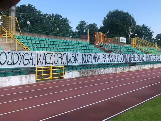 PIŁKA NOŻNA. "Poloniści" grożą swoim byłym piłkarzom. Chodzi o mecz z Legionovią