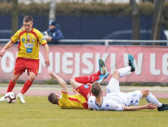 PIŁKA NOŻNA. Powrót z niewiadomymi. II liga wznawia rozgrywki