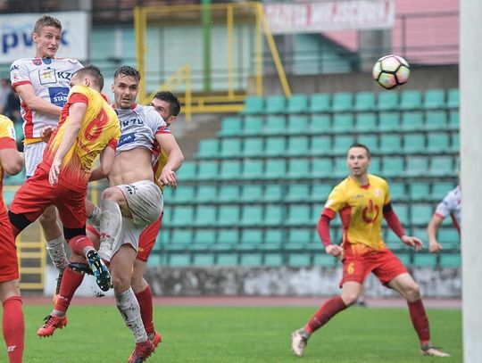 PIŁKA NOŻNA. Pożegnanie w deszczu - Legionovia – Znicz Pruszków 0-2(0-1)