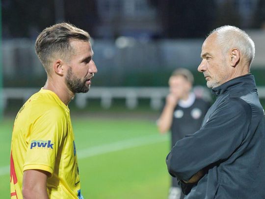 PIŁKA NOŻNA. Spektakularny lob i …porażka - Olimpia Zambrów – Legionovia 3-1 (2-1)