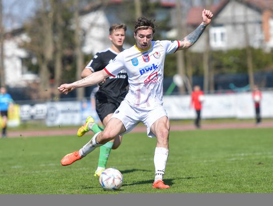 PIŁKA NOŻNA. Tłok w czołówce. Legionovia – Błonianka Błonie 3-0 (1-0)