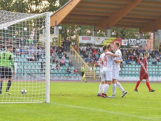 PIŁKA NOŻNA. Trzy punkty dopisane - Legionovia – MKS Mazur  EŁK 3-1 (1-0)