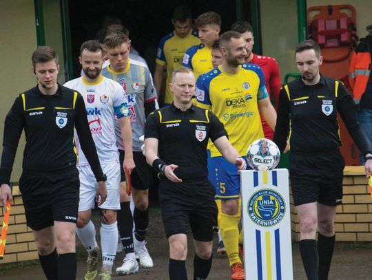 PIŁKA NOŻNA. Zwycięsko i… czerwono! Unia Skierniewice – Legionovia 0-4 (0-1)