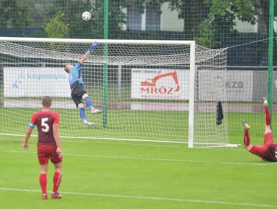 PIŁKA NOŻNA. Zwycięstwo w deszczu. Legionovia – Unia Skierniewice 4-2 (2-1)