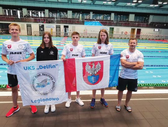 PŁYWANIE. „Delfinki” z życiówkami. MP Juniorów Młodszych