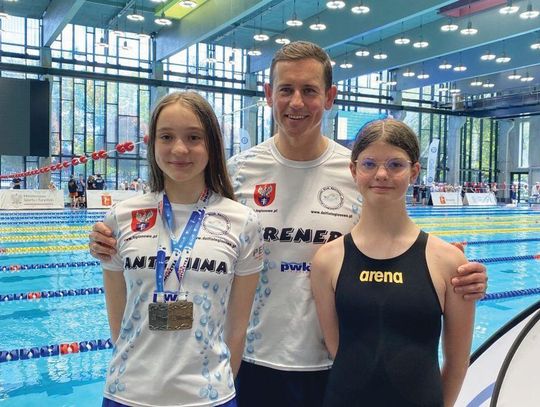 PŁYWANIE. Delfiny płynęły do finału OMDO